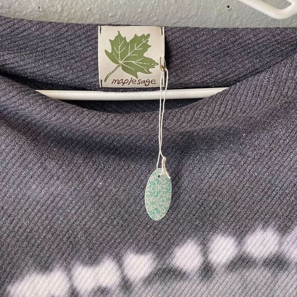 Tie-Dye Long-Sleeve Asymmetrical Hem Top by maplesage - Picture 4 of 9